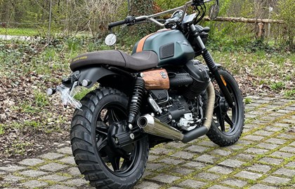 Moto Guzzi V7 II Stone Custom Bike