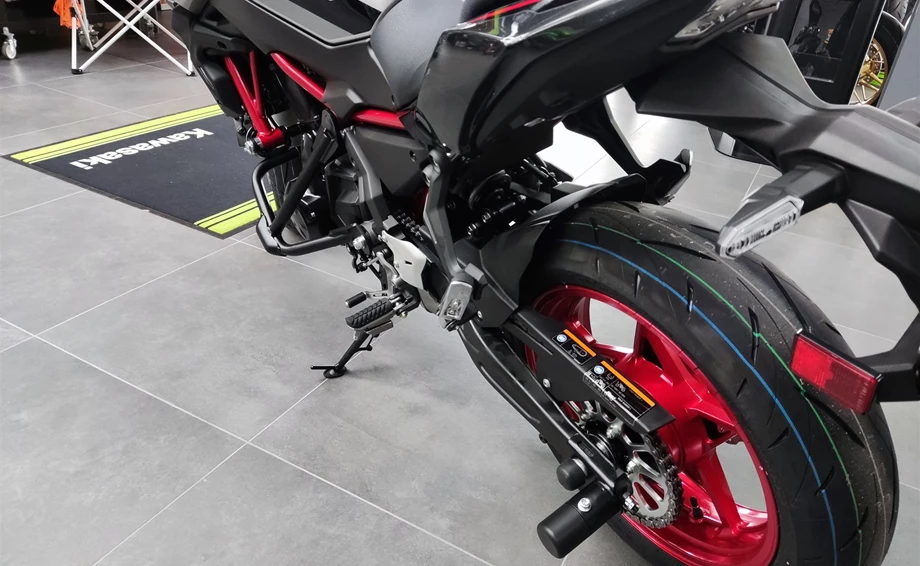 Umbgebautes Motorrad Kawasaki Z650 Bild 4: Umbgebautes Motorrad Kawasaki Z650