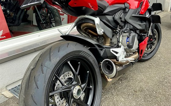 Umgebautes Motorrad Ducati Streetfighter V2 von Direct Performance - Bild 3