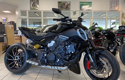 Ducati Diavel V4 Custom Bike