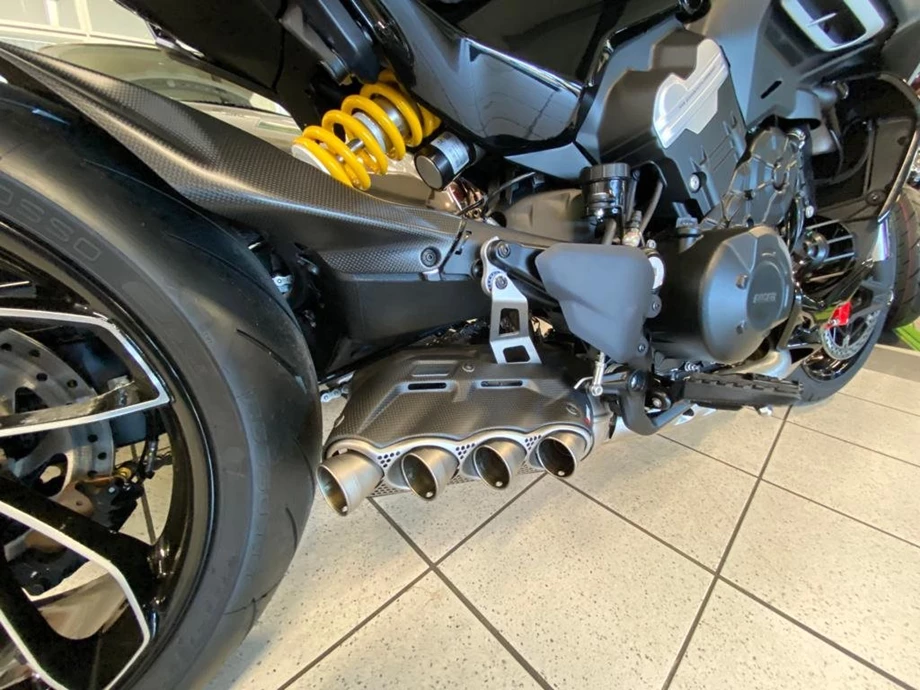 Umbgebautes Motorrad Ducati Diavel V4 Bild 6: Umbgebautes Motorrad Ducati Diavel V4