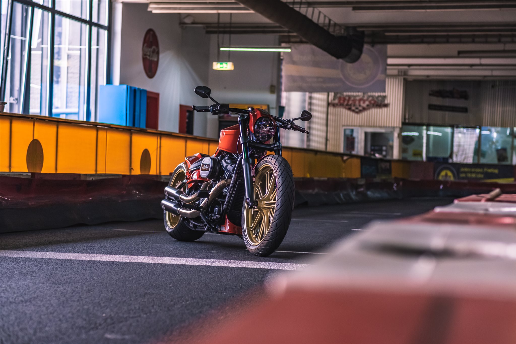 Umgebautes Motorrad Harley-Davidson Softail Breakout 114 FXBRS von X-Trem  Custombikes 