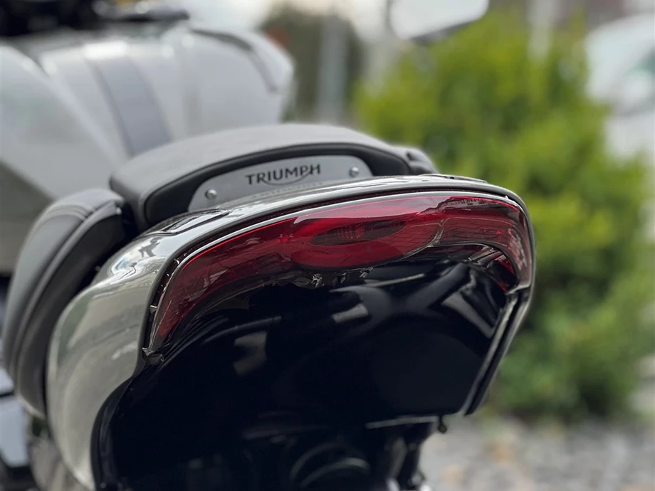 Umbgebautes Motorrad Triumph Rocket 3 R Bild 4: Umbgebautes Motorrad Triumph Rocket 3 R