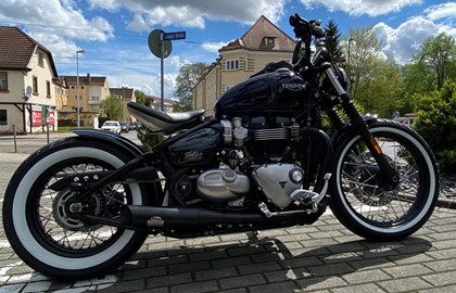 Triumph Bonneville Bobber Custom Bike Triumph Bonneville Bobber Custom Bike