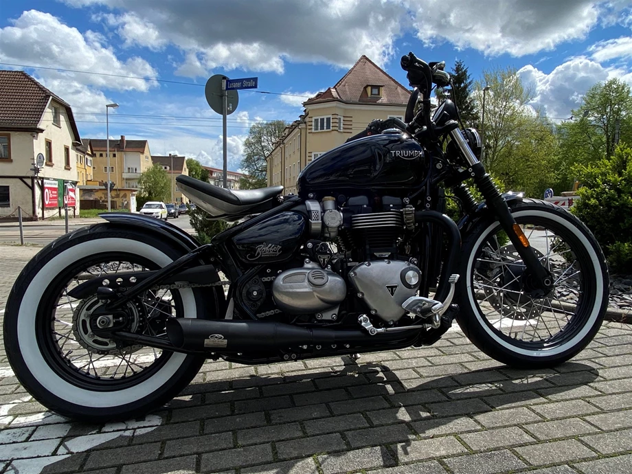 Umbgebautes Motorrad Triumph Bonneville Bobber Bild 1: Umbgebautes Motorrad Triumph Bonneville Bobber