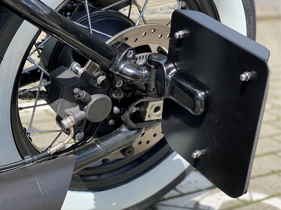 Umbgebautes Motorrad Triumph Bonneville Bobber Bild 8: Umbgebautes Motorrad Triumph Bonneville Bobber