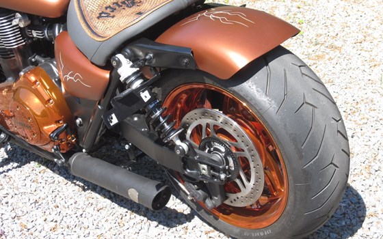 Umgebautes Motorrad Triumph Thunderbird Storm von Motorrad-Shop Kuhnert - Bild 7 Umgebautes Motorrad Triumph Thunderbird Storm von Motorrad-Shop Kuhnert - Bild 7