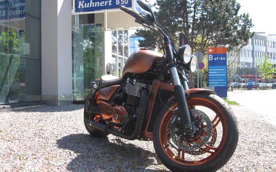 Umgebautes Motorrad Triumph Thunderbird Storm von Motorrad-Shop Kuhnert - Bild 8 Umgebautes Motorrad Triumph Thunderbird Storm von Motorrad-Shop Kuhnert - Bild 8