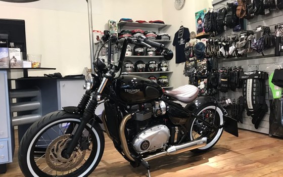 Umgebautes Motorrad Triumph Bonneville Bobber von Motorrad-Shop Kuhnert - Bild 10 Umgebautes Motorrad Triumph Bonneville Bobber von Motorrad-Shop Kuhnert - Bild 10