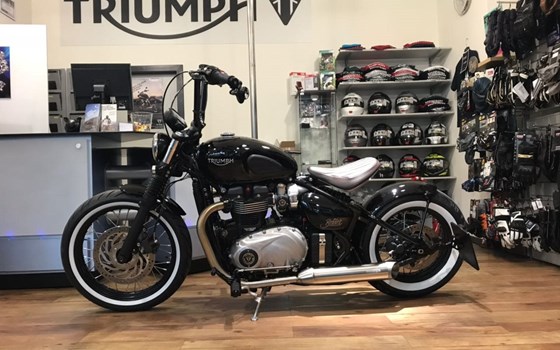 Umgebautes Motorrad Triumph Bonneville Bobber von Motorrad-Shop Kuhnert - Bild 11 Umgebautes Motorrad Triumph Bonneville Bobber von Motorrad-Shop Kuhnert - Bild 11