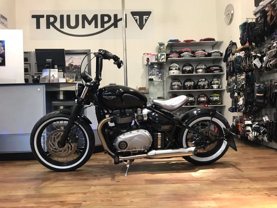 Umbgebautes Motorrad Triumph Bonneville Bobber Bild 11: Umbgebautes Motorrad Triumph Bonneville Bobber