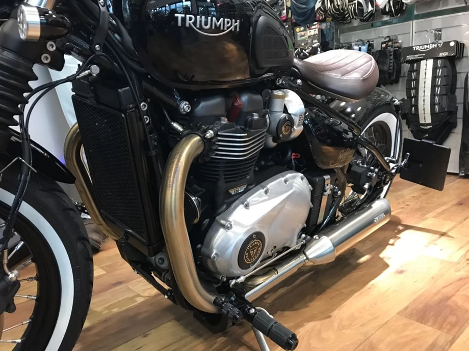 Umbgebautes Motorrad Triumph Bonneville Bobber Bild 6: Umbgebautes Motorrad Triumph Bonneville Bobber
