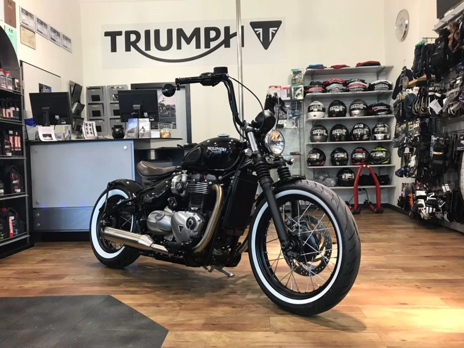 Umbgebautes Motorrad Triumph Bonneville Bobber Bild 7: Umbgebautes Motorrad Triumph Bonneville Bobber