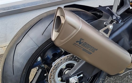 Umgebautes Motorrad Honda CBR1000RR-R Fireblade SP 30th Anniversary von Direct Performance - Bild 13 Umgebautes Motorrad Honda CBR1000RR-R Fireblade SP 30th Anniversary von Direct Performance - Bild 13