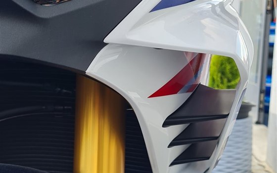 Umgebautes Motorrad Honda CBR1000RR-R Fireblade SP 30th Anniversary von Direct Performance - Bild 8 Umgebautes Motorrad Honda CBR1000RR-R Fireblade SP 30th Anniversary von Direct Performance - Bild 8