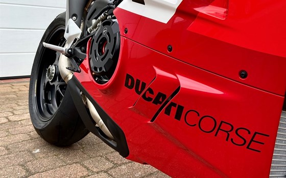Umgebautes Motorrad Ducati Panigale V4 R von Claus Carstens Zweiradhandel - Bild 5 Umgebautes Motorrad Ducati Panigale V4 R von Claus Carstens Zweiradhandel - Bild 5