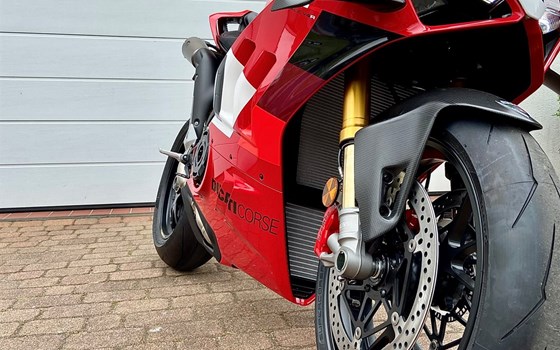 Umgebautes Motorrad Ducati Panigale V4 R von Claus Carstens Zweiradhandel - Bild 8 Umgebautes Motorrad Ducati Panigale V4 R von Claus Carstens Zweiradhandel - Bild 8