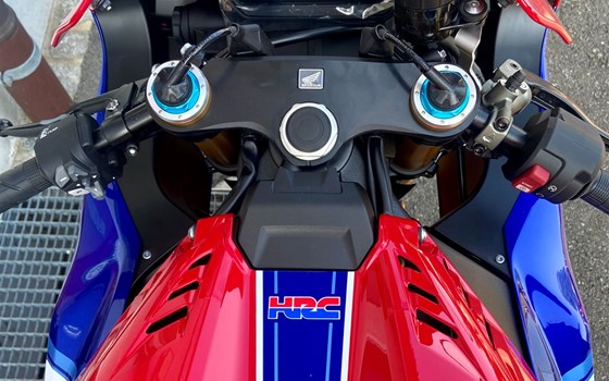 Umgebautes Motorrad Honda CBR1000RR-R Fireblade SP von Direct Performance - Bild 6