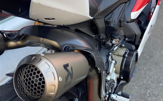 Umgebautes Motorrad Ducati 1299 Panigale R Final Edition von Direct Performance - Bild 11 Umgebautes Motorrad Ducati 1299 Panigale R Final Edition von Direct Performance - Bild 11