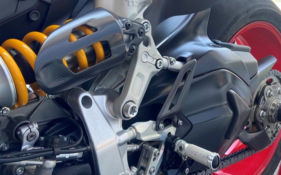 Umgebautes Motorrad Ducati 1299 Panigale R Final Edition von Direct Performance - Bild 13 Umgebautes Motorrad Ducati 1299 Panigale R Final Edition von Direct Performance - Bild 13