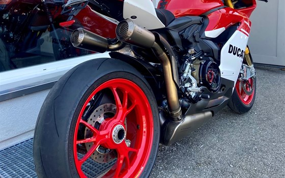 Umgebautes Motorrad Ducati 1299 Panigale R Final Edition von Direct Performance - Bild 15 Umgebautes Motorrad Ducati 1299 Panigale R Final Edition von Direct Performance - Bild 15