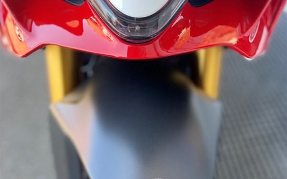 Umgebautes Motorrad Ducati 1299 Panigale R Final Edition von Direct Performance - Bild 16 Umgebautes Motorrad Ducati 1299 Panigale R Final Edition von Direct Performance - Bild 16