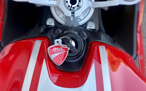 Umgebautes Motorrad Ducati 1299 Panigale R Final Edition von Direct Performance - Bild 3 Umgebautes Motorrad Ducati 1299 Panigale R Final Edition von Direct Performance - Bild 3