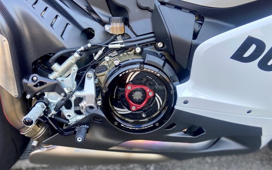 Umgebautes Motorrad Ducati 1299 Panigale R Final Edition von Direct Performance - Bild 5 Umgebautes Motorrad Ducati 1299 Panigale R Final Edition von Direct Performance - Bild 5