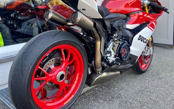 Umgebautes Motorrad Ducati 1299 Panigale R Final Edition von Direct Performance - Bild 6 Umgebautes Motorrad Ducati 1299 Panigale R Final Edition von Direct Performance - Bild 6