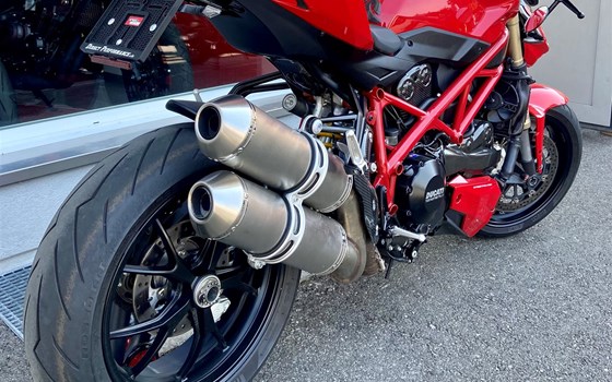 Umgebautes Motorrad Ducati Streetfighter 848 von Direct Performance - Bild 4 Umgebautes Motorrad Ducati Streetfighter 848 von Direct Performance - Bild 4