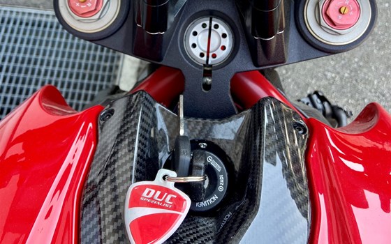 Umgebautes Motorrad Ducati Streetfighter 848 von Direct Performance - Bild 7 Umgebautes Motorrad Ducati Streetfighter 848 von Direct Performance - Bild 7