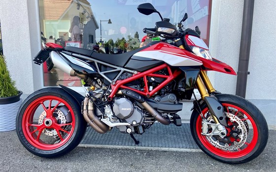 Umgebautes Motorrad Ducati Hypermotard 950 SP von Direct Performance - Bild 1