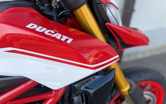 Umgebautes Motorrad Ducati Hypermotard 950 SP von Direct Performance - Bild 4