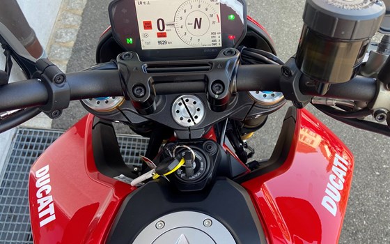 Umgebautes Motorrad Ducati Hypermotard 950 SP von Direct Performance - Bild 7