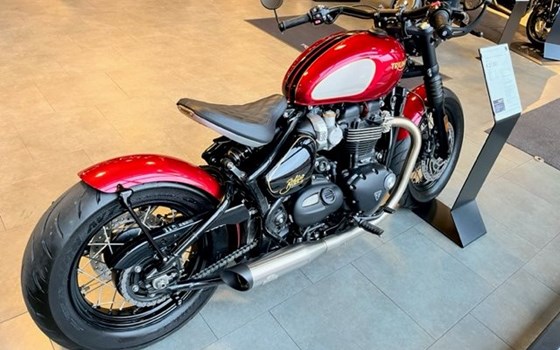 Umgebautes Motorrad Triumph Bonneville Bobber Gold Line von Triumph Düsseldorf Matching Bikes ZK GmbH - Bild 3 Umgebautes Motorrad Triumph Bonneville Bobber Gold Line von Triumph Düsseldorf Matching Bikes ZK GmbH - Bild 3