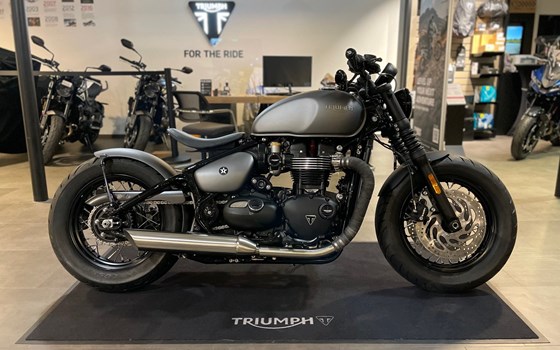 Umgebautes Motorrad Triumph Bonneville Bobber von Triumph Düsseldorf Matching Bikes ZK GmbH - Bild 2 Umgebautes Motorrad Triumph Bonneville Bobber von Triumph Düsseldorf Matching Bikes ZK GmbH - Bild 2