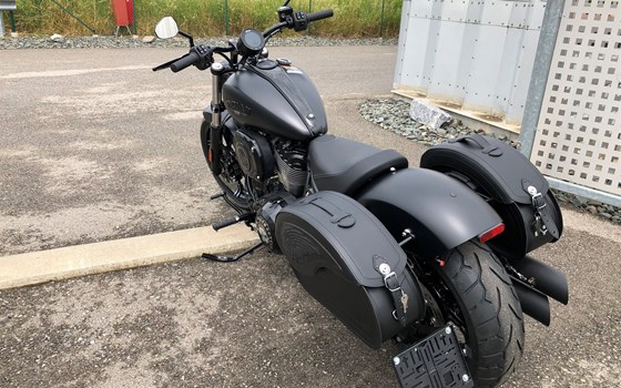 Umgebautes Motorrad Indian Chief Dark Horse von Berni´s Biker Bude - Bild 6 Umgebautes Motorrad Indian Chief Dark Horse von Berni´s Biker Bude - Bild 6