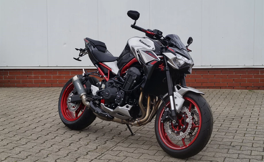 Umbgebautes Motorrad Kawasaki Z900 Bild 1: Umbgebautes Motorrad Kawasaki Z900