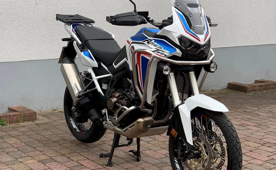 Rebuilt motorbike Honda CRF1100L Africa Twin Bild 1: Rebuilt motorbike Honda CRF1100L Africa Twin