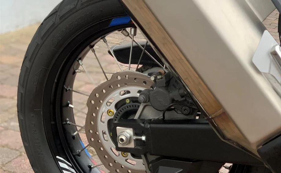 Rebuilt motorbike Honda CRF1100L Africa Twin Bild 6: Rebuilt motorbike Honda CRF1100L Africa Twin