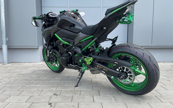 Umgebautes Motorrad Kawasaki Z900 von Warm Up Zweiradtechnik GmbH - Bild 12 Umgebautes Motorrad Kawasaki Z900 von Warm Up Zweiradtechnik GmbH - Bild 12