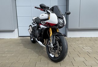 Triumph Speed Triple 1200 RR