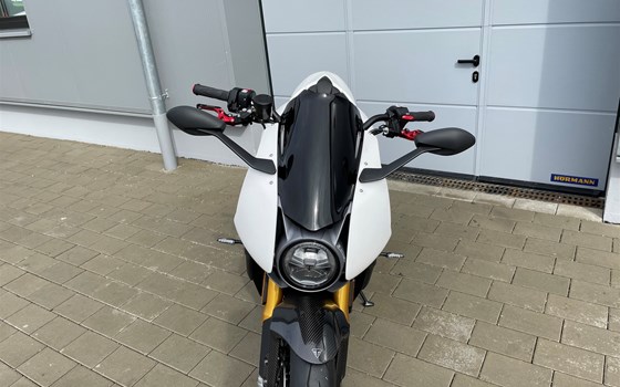 Umgebautes Motorrad Triumph Speed Triple 1200 RR von Warm Up Zweiradtechnik GmbH - Bild 11 Umgebautes Motorrad Triumph Speed Triple 1200 RR von Warm Up Zweiradtechnik GmbH - Bild 11