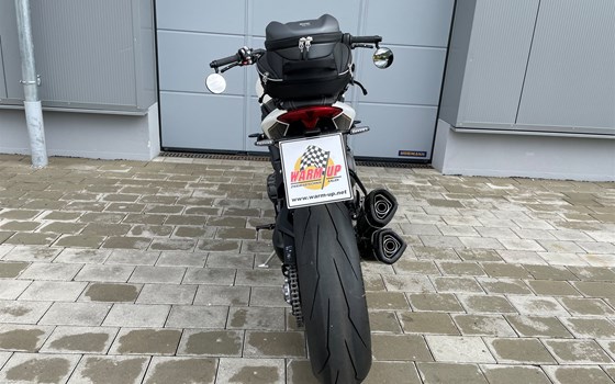 Umgebautes Motorrad Triumph Speed Triple 1200 RR von Warm Up Zweiradtechnik GmbH - Bild 11 Umgebautes Motorrad Triumph Speed Triple 1200 RR von Warm Up Zweiradtechnik GmbH - Bild 11