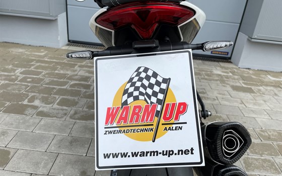 Umgebautes Motorrad Triumph Speed Triple 1200 RR von Warm Up Zweiradtechnik GmbH - Bild 13 Umgebautes Motorrad Triumph Speed Triple 1200 RR von Warm Up Zweiradtechnik GmbH - Bild 13