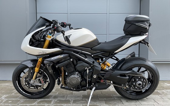 Umgebautes Motorrad Triumph Speed Triple 1200 RR von Warm Up Zweiradtechnik GmbH - Bild 19 Umgebautes Motorrad Triumph Speed Triple 1200 RR von Warm Up Zweiradtechnik GmbH - Bild 19