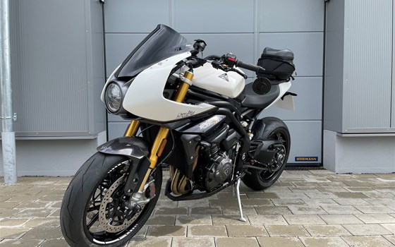 Umgebautes Motorrad Triumph Speed Triple 1200 RR von Warm Up Zweiradtechnik GmbH - Bild 20 Umgebautes Motorrad Triumph Speed Triple 1200 RR von Warm Up Zweiradtechnik GmbH - Bild 20