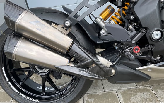 Umgebautes Motorrad Triumph Speed Triple 1200 RR von Warm Up Zweiradtechnik GmbH - Bild 4 Umgebautes Motorrad Triumph Speed Triple 1200 RR von Warm Up Zweiradtechnik GmbH - Bild 4