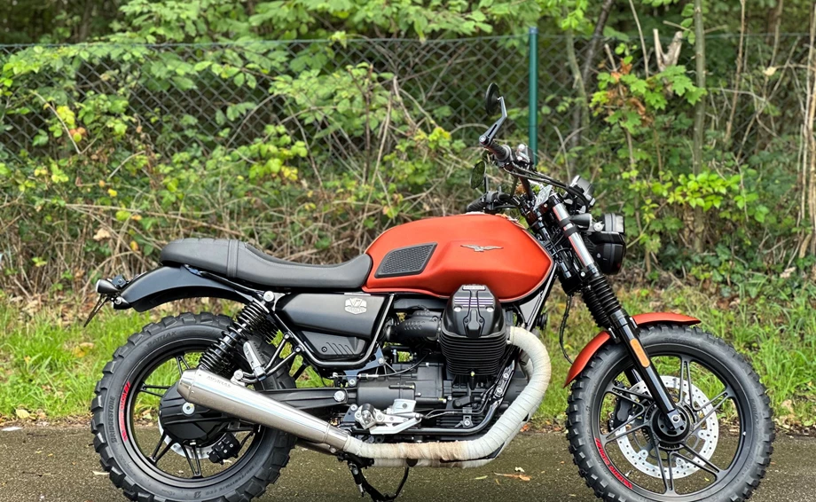 Umbgebautes Motorrad Moto Guzzi V7 Stone Bild 2: Umbgebautes Motorrad Moto Guzzi V7 Stone