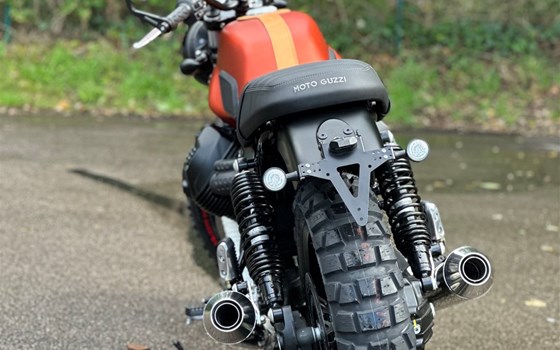 Umgebautes Motorrad Moto Guzzi V7 Stone von Motorradzentrum FFB GmbH - Bild 12 Umgebautes Motorrad Moto Guzzi V7 Stone von Motorradzentrum FFB GmbH - Bild 12
